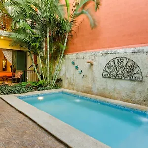 Casa Del Maya Bed & Breakfast